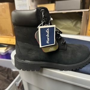 Brand new with tags. Timberland suede boots. Women’s 8 or Kids 6. In box